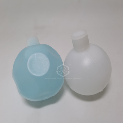 bola de enfriamiento esférica encapsulada 65m m del HDPE del PCM 5℃ para el almacenamiento de energía termal