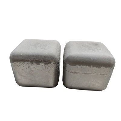 Helar los cubos de hielo de acero inoxidables reutilizables grabados para el vino de enfriamiento